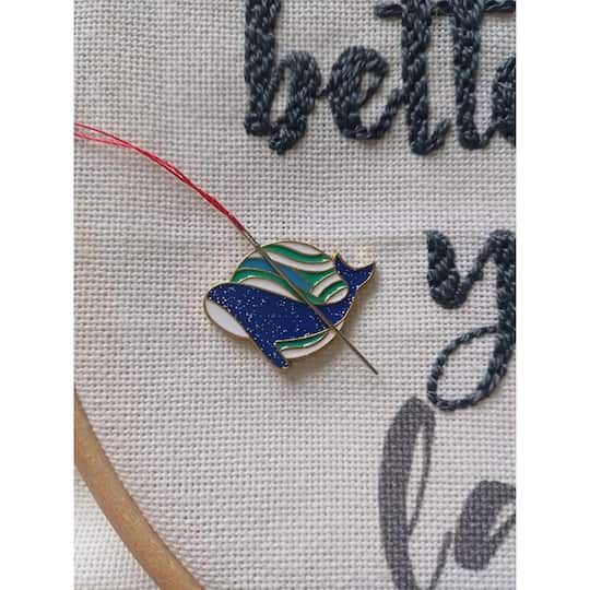 Wizardi 4/5" Whale Magnetic Needle Minder